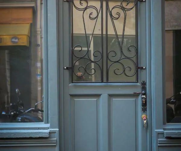 Artisan Lofts Near Marais 아파트 *