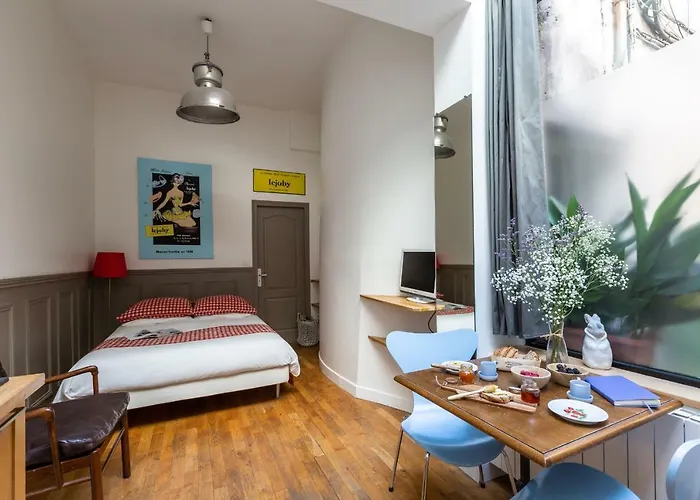 Artisan Lofts Near Marais 아파트